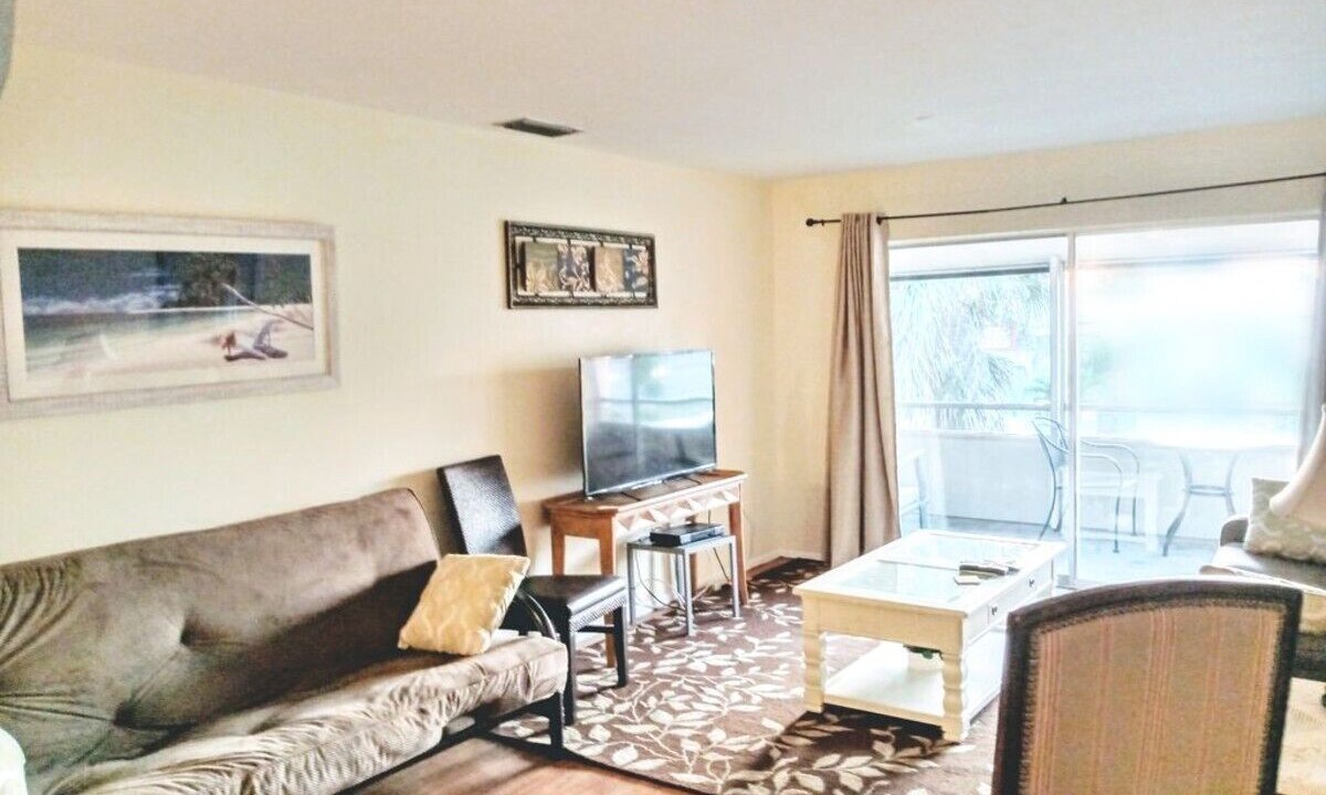 Photo of Livingroom in Gulf Gate Estates