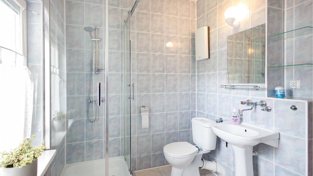 Photo of Bathroom in Rowy