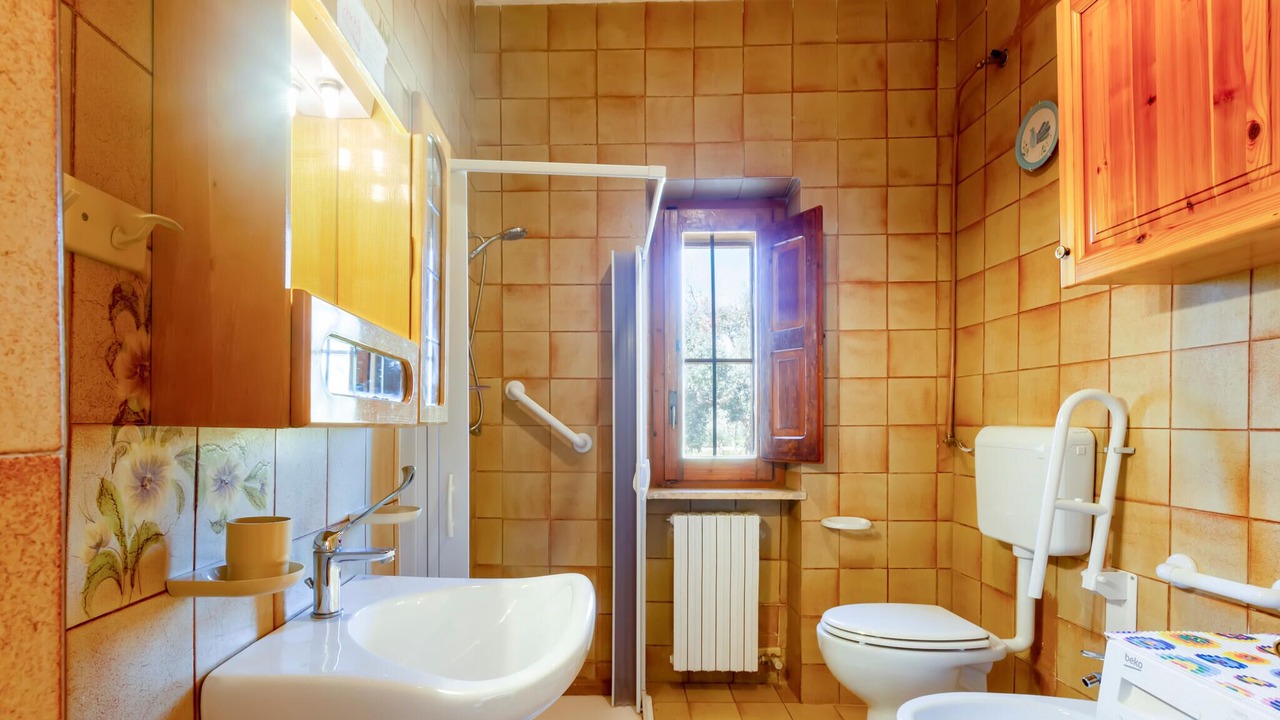 Photo of Bathroom in Cisternino