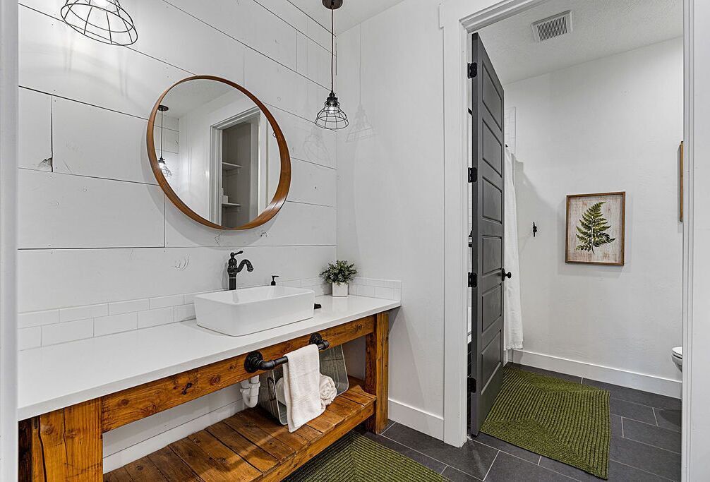 Photo of Bathroom in Garden City