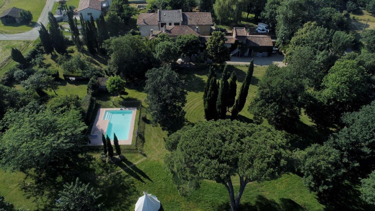 Photo of Outdoor in Azas