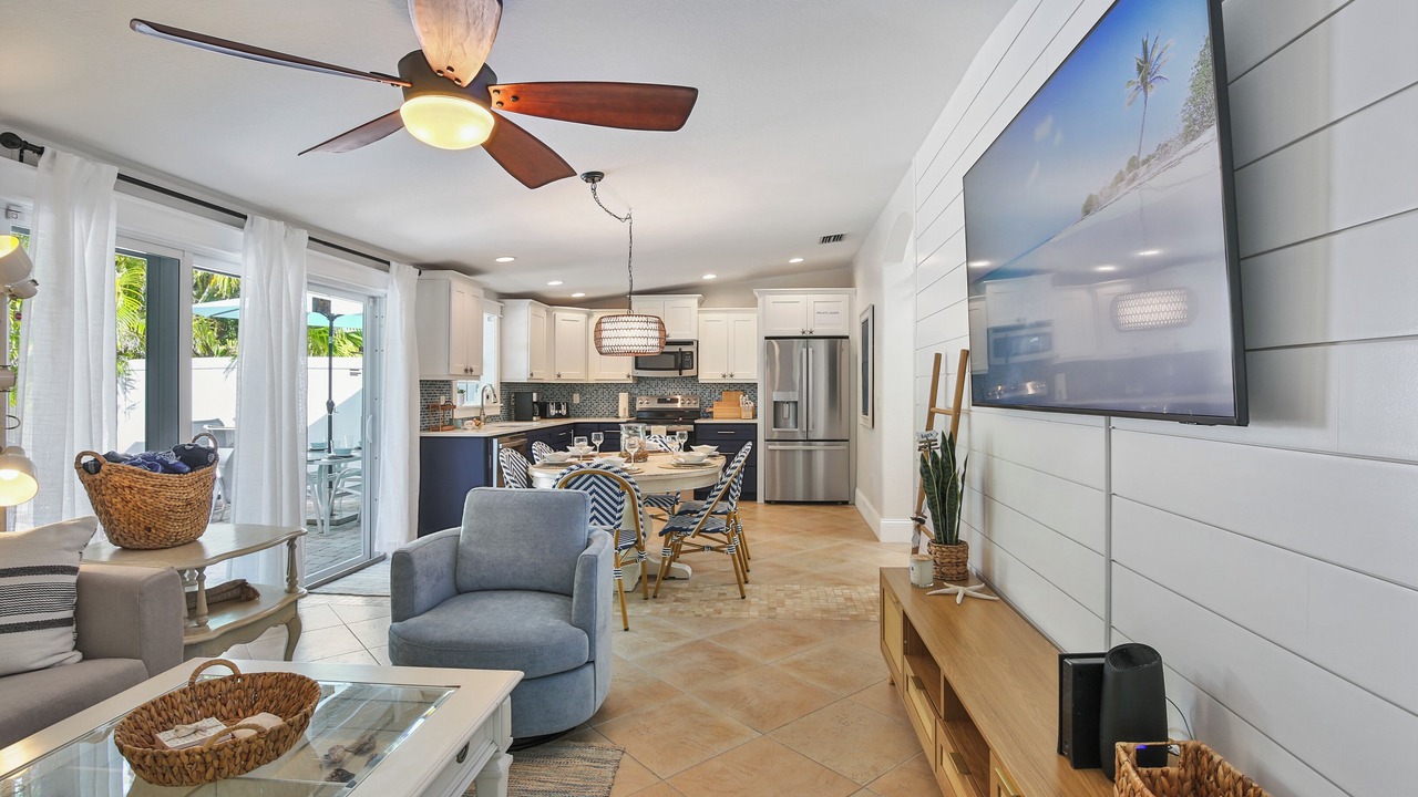 Photo of Livingroom in Holmes Beach