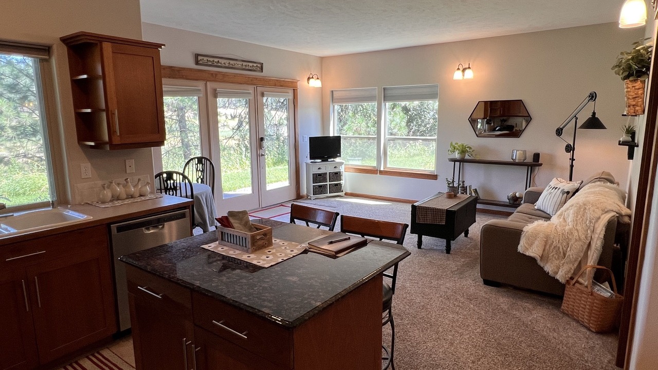 Photo of Livingroom in Colbert
