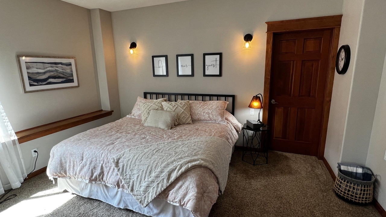Photo of Bedroom in Colbert