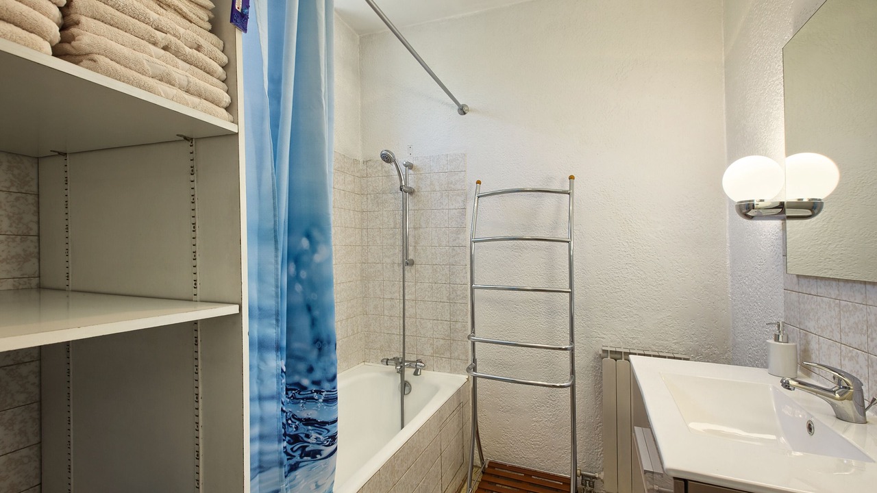 Photo of Bathroom in Castelnau-de-Medoc