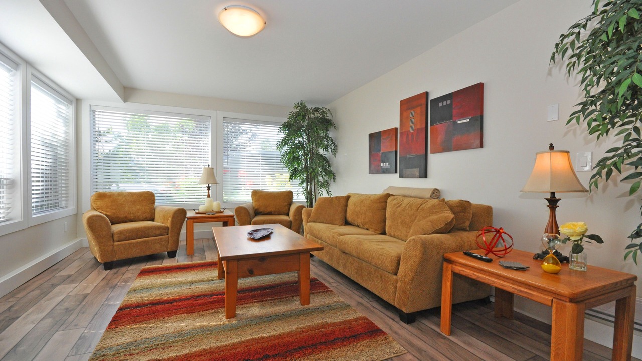 Photo of Livingroom in Shannon Lake