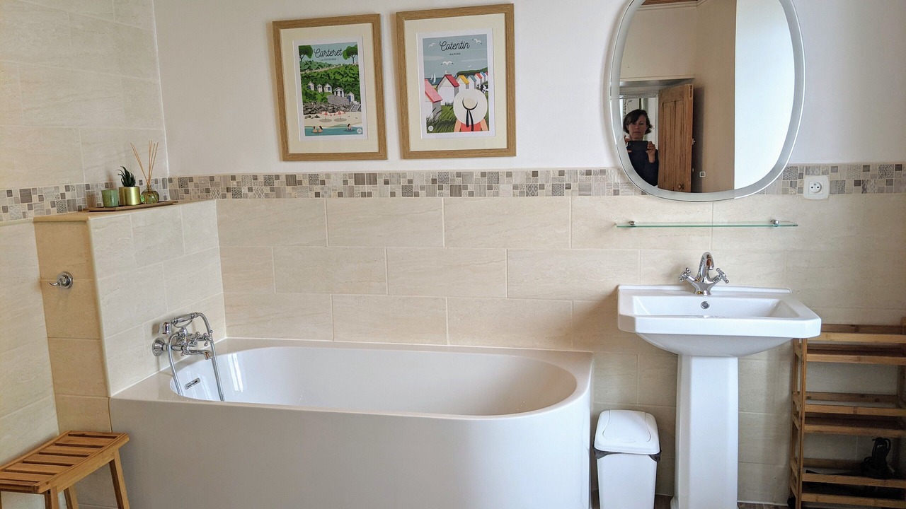 Photo of Bathroom in Vesly