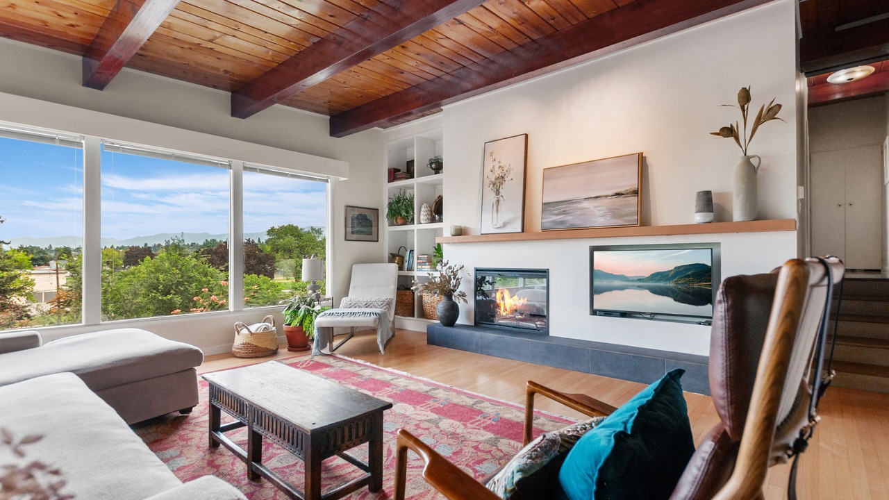 Photo of Livingroom in Okanagan-Similkameen