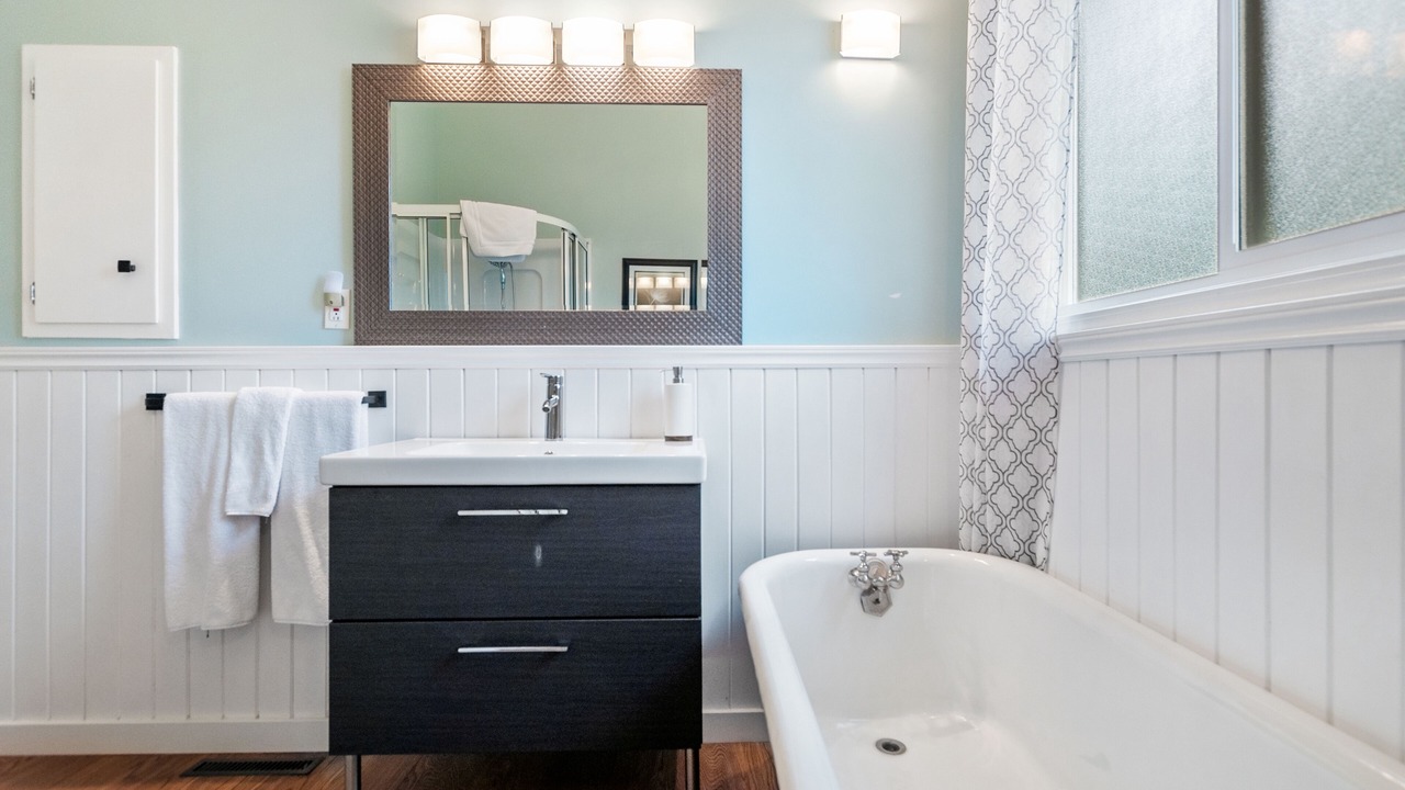 Photo of Bathroom in Okanagan-Similkameen