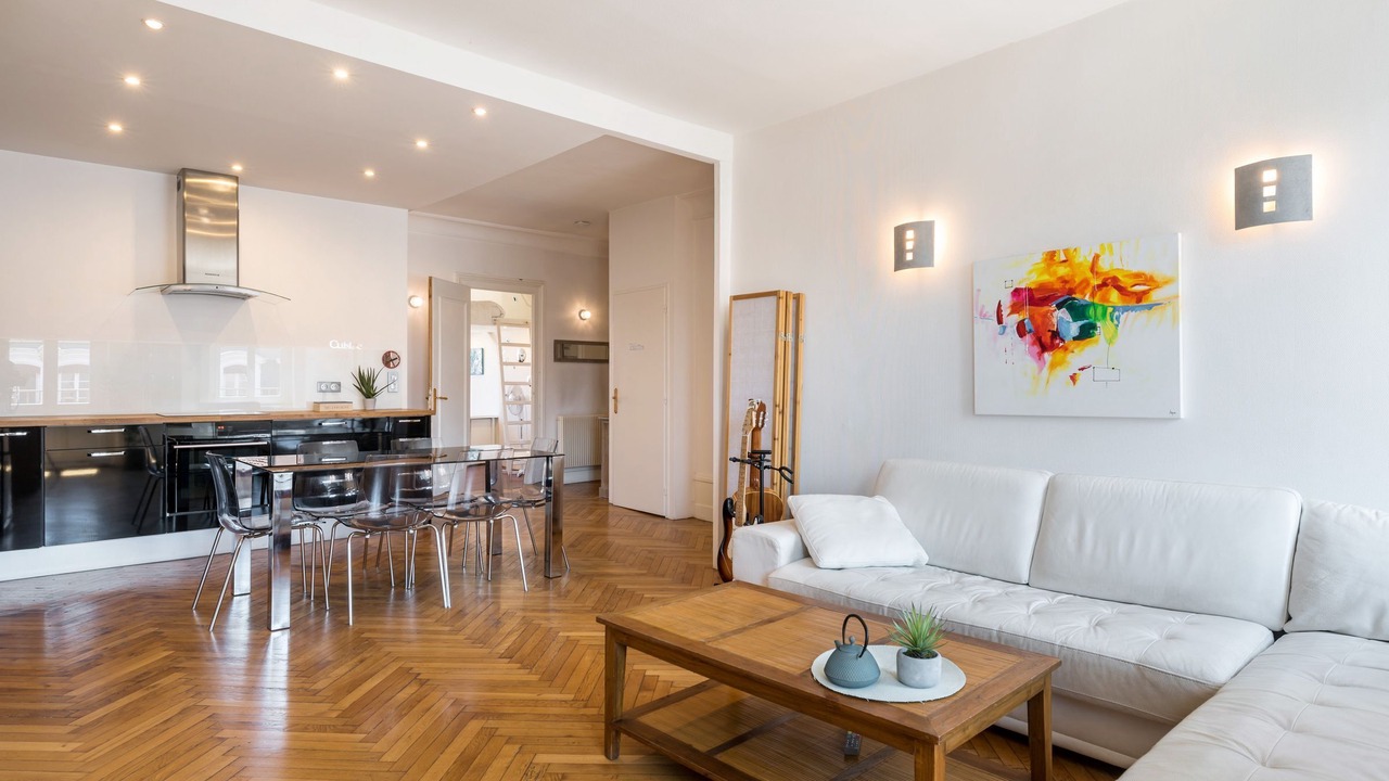 Photo of Livingroom in Voltaire - Saint Amour