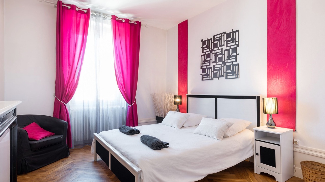 Photo of Bedroom in Voltaire - Saint Amour