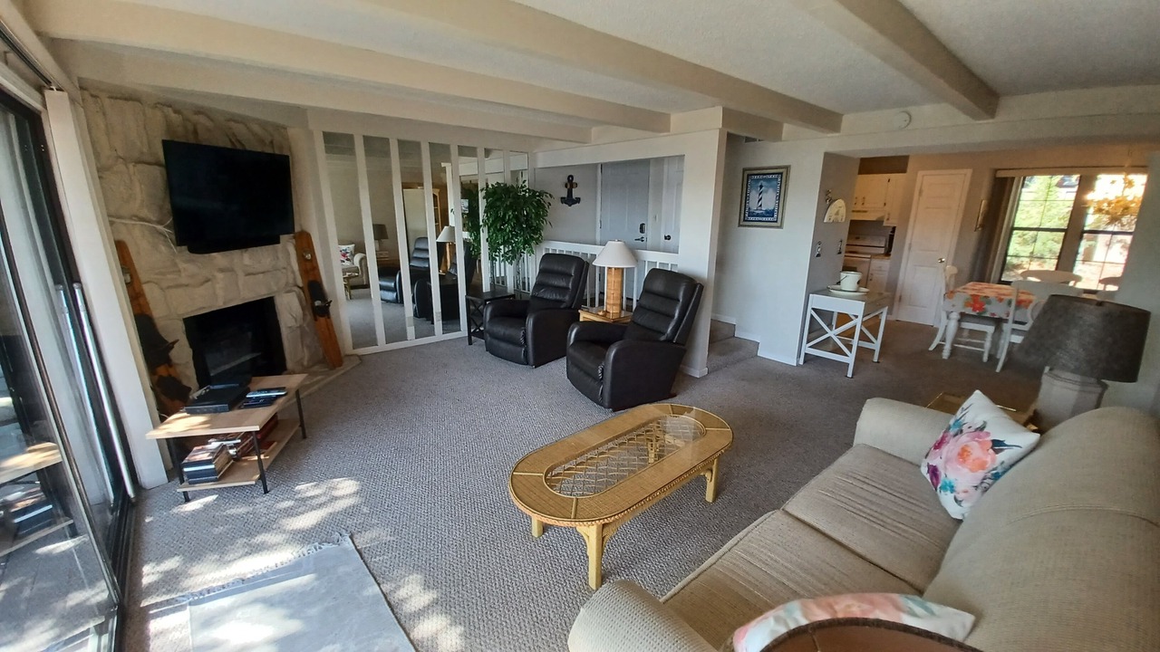 Photo of Livingroom in Village of Four Seasons