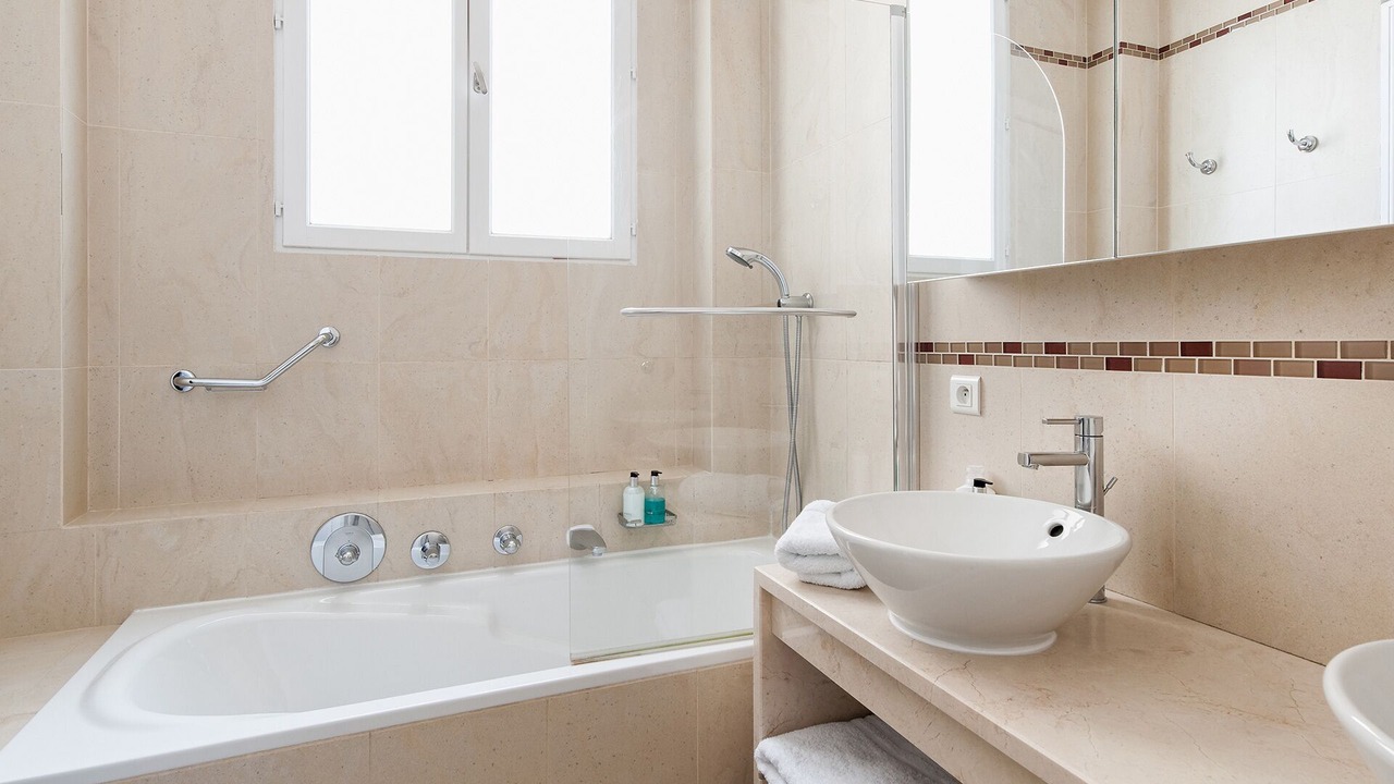 Photo of Bathroom in Quartier du Gros-Caillou