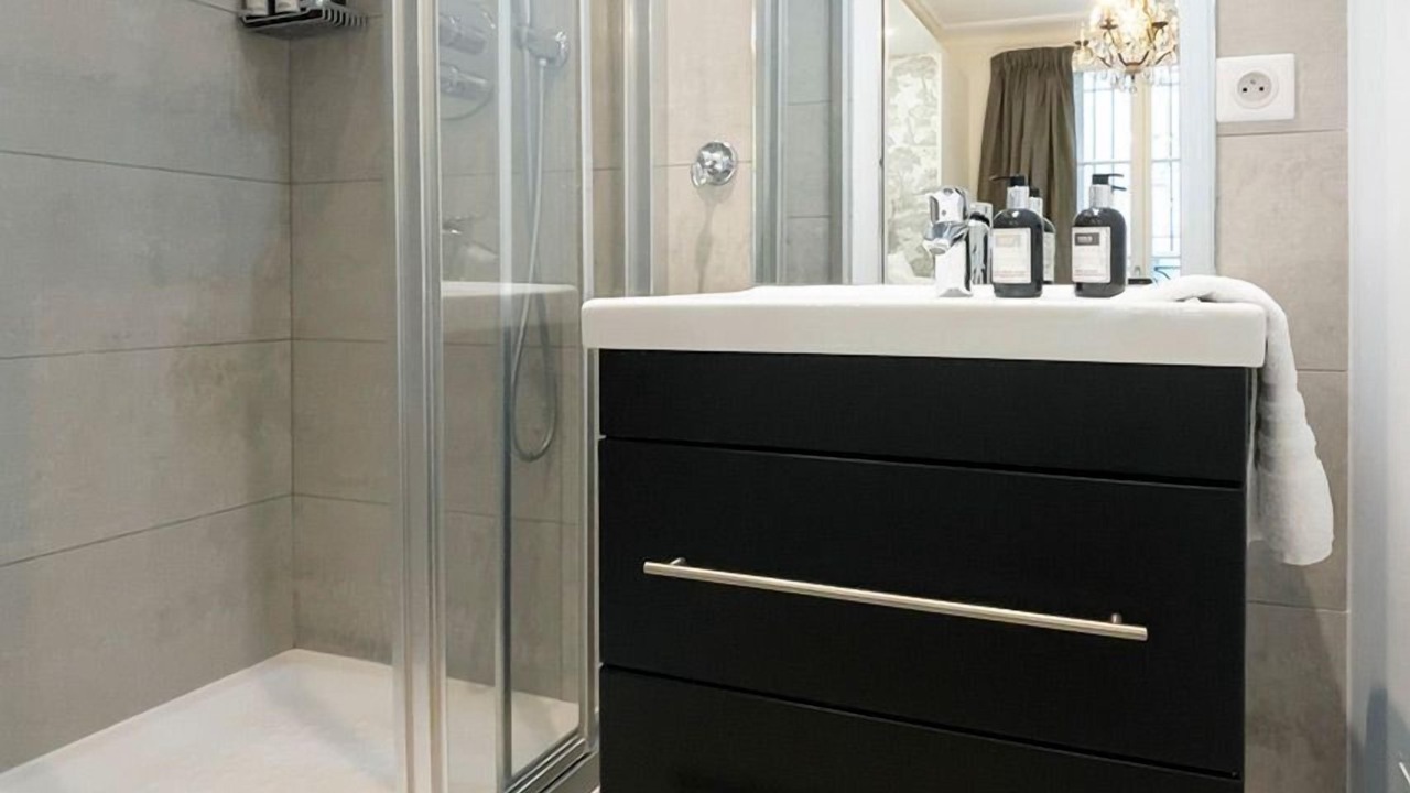 Photo of Bathroom in Quartier du Gros-Caillou
