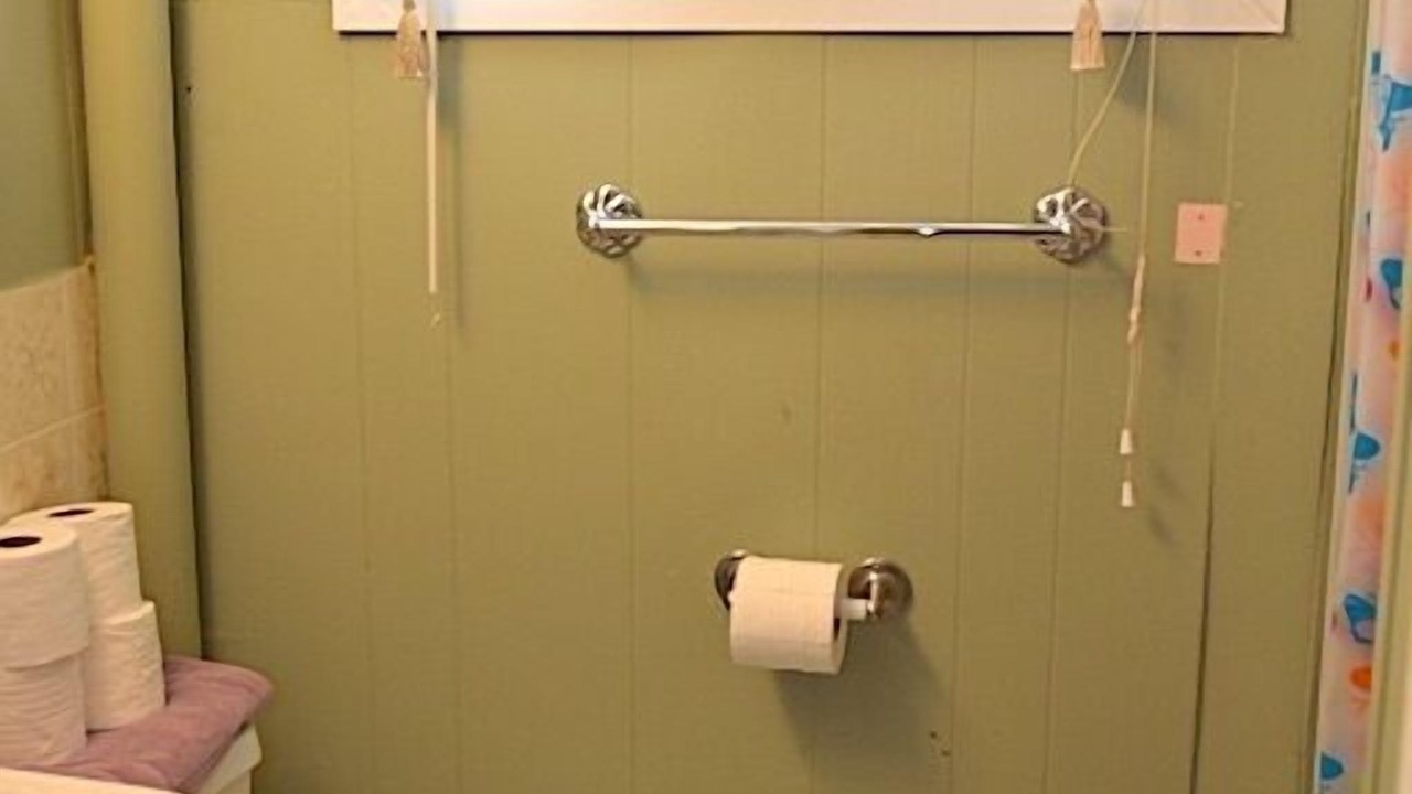 Photo of Bathroom in Iroquois