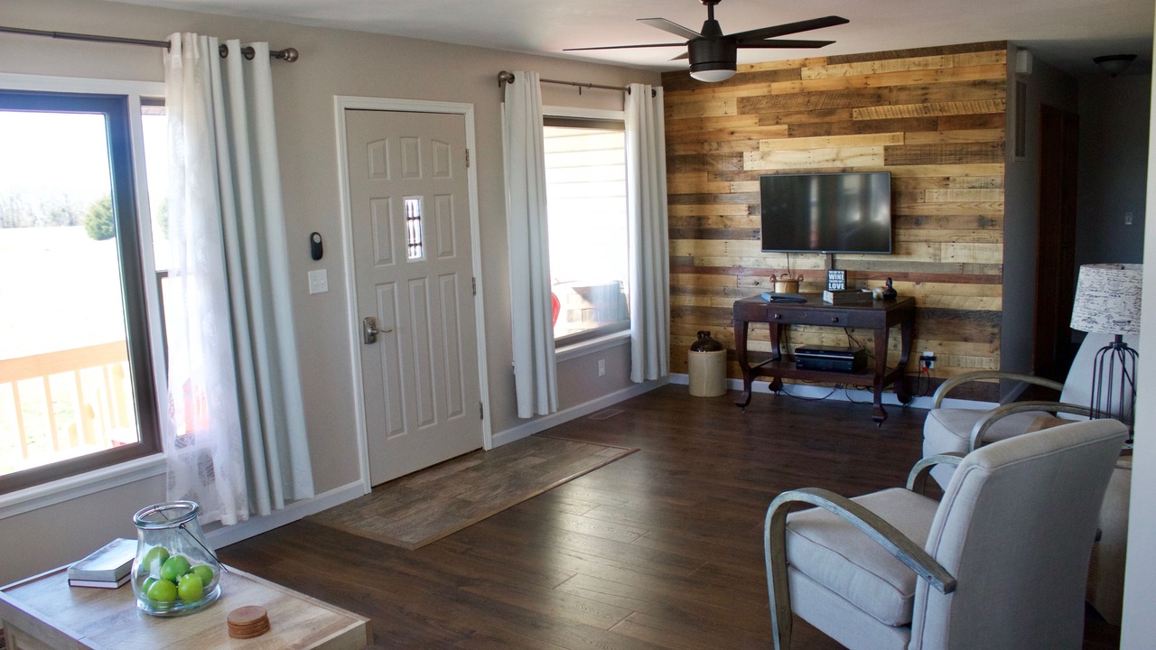Photo of Livingroom in Cobden