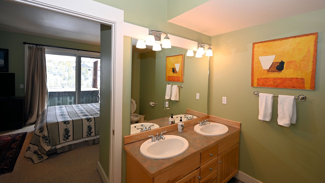 Photo of Bathroom in Saddle Ridge