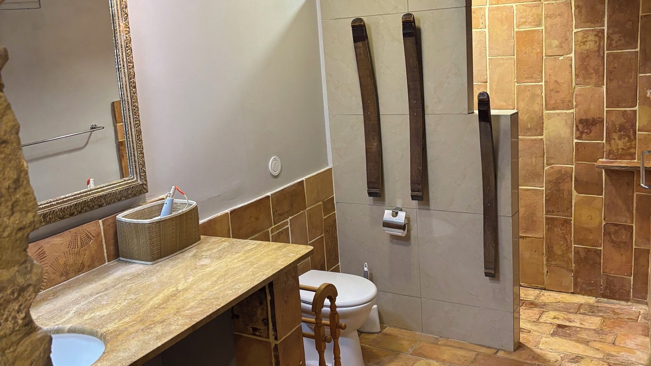 Photo of Bathroom in Vacqueyras