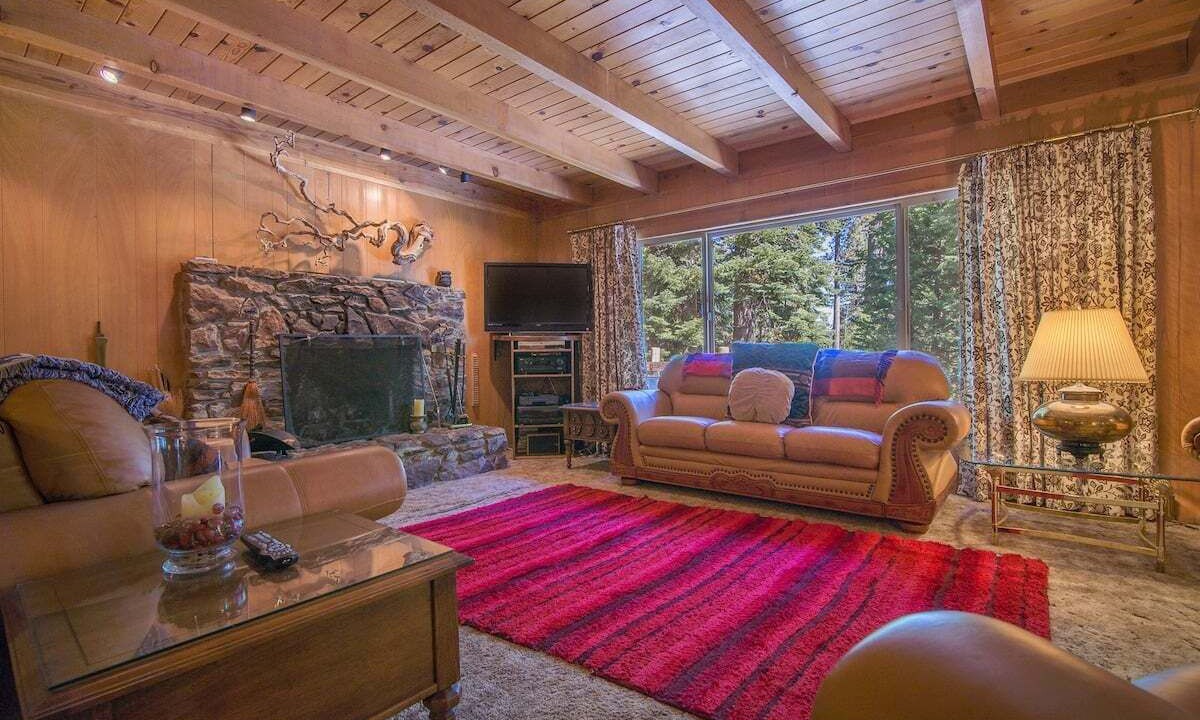 Photo of Livingroom in Tahoma