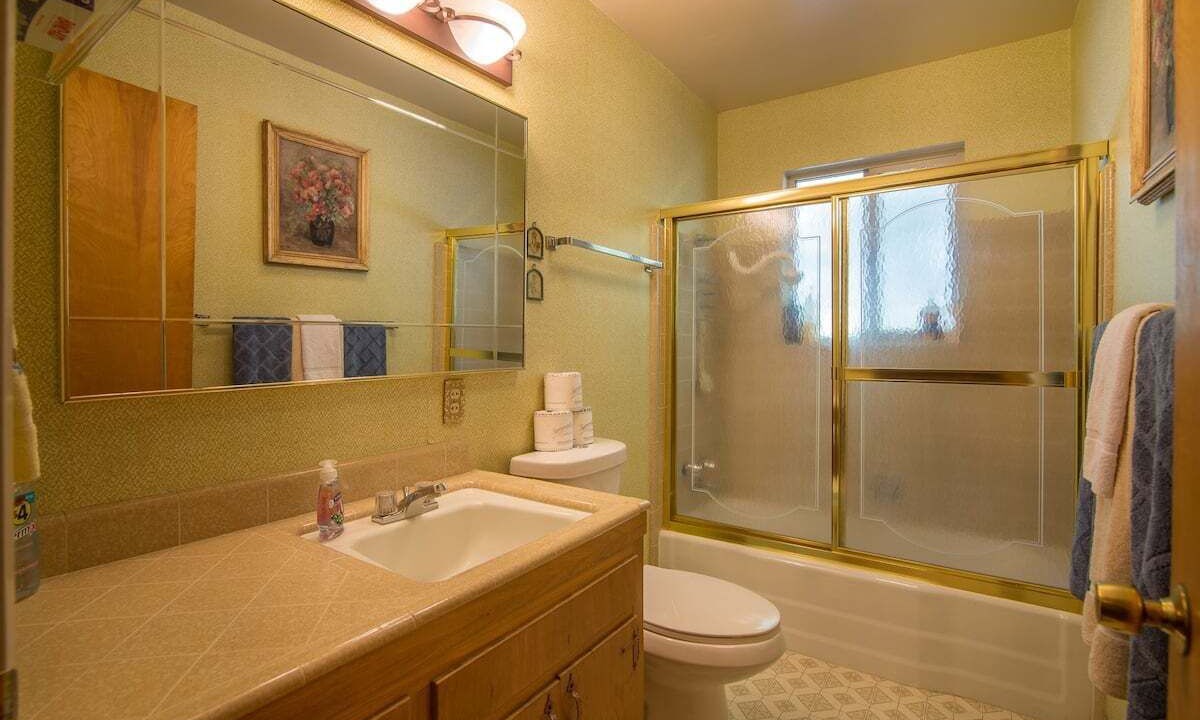 Photo of Bathroom in Tahoma