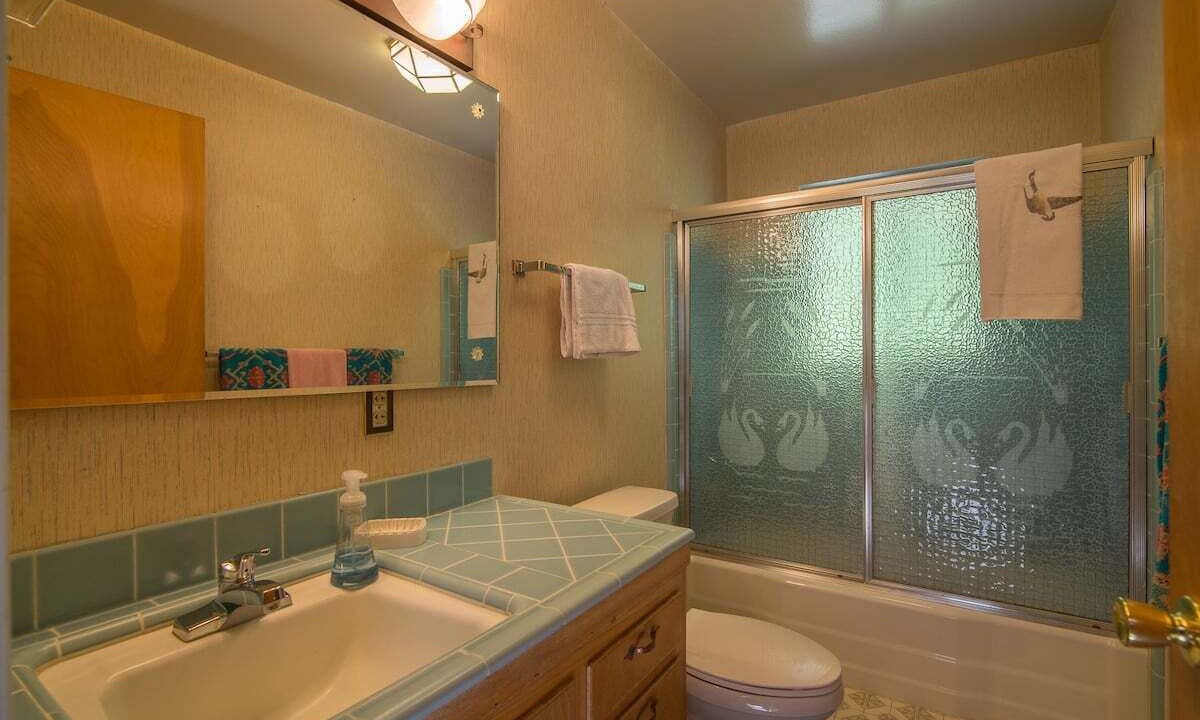 Photo of Bathroom in Tahoma