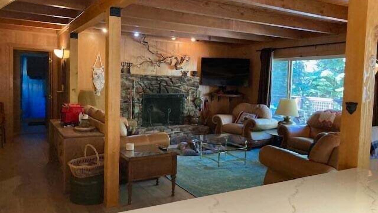 Photo of Livingroom in Tahoma