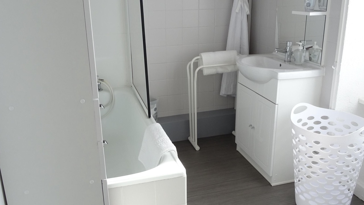 Photo of Bathroom in Loguivy