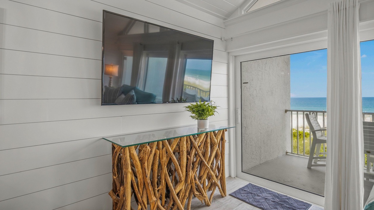Photo of Livingroom in Holmes Beach