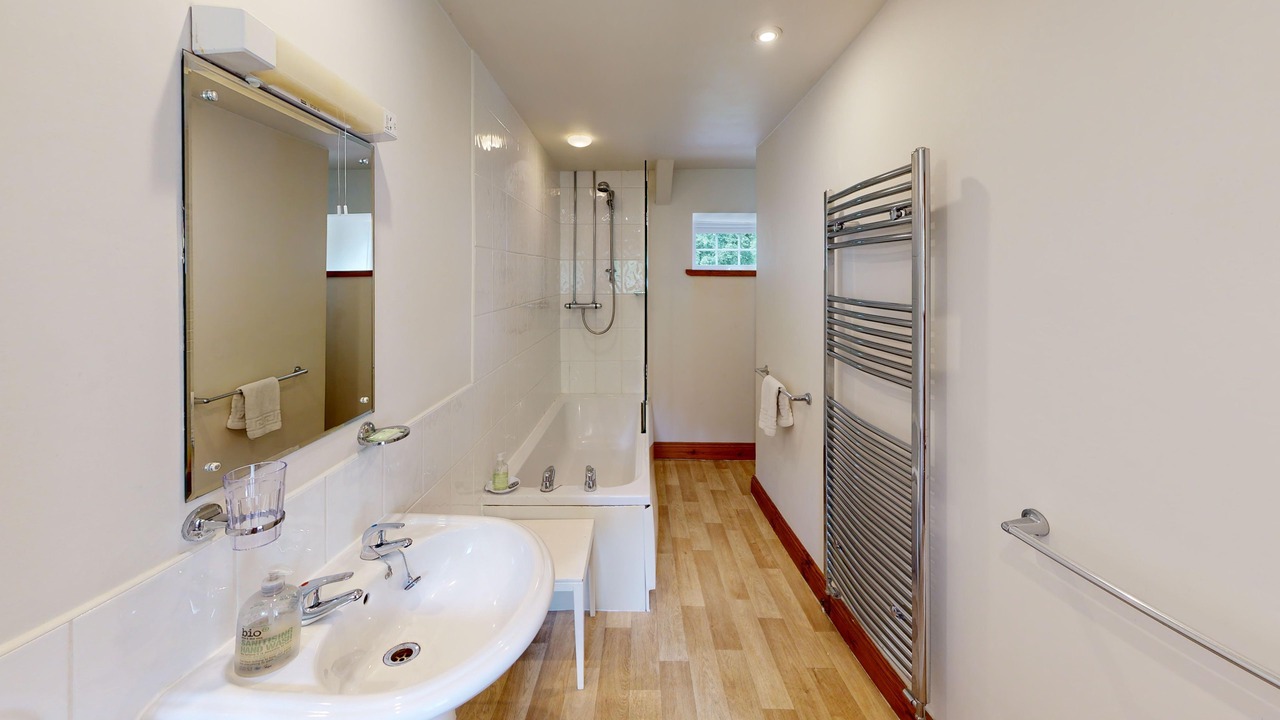 Photo of Bathroom in Margam