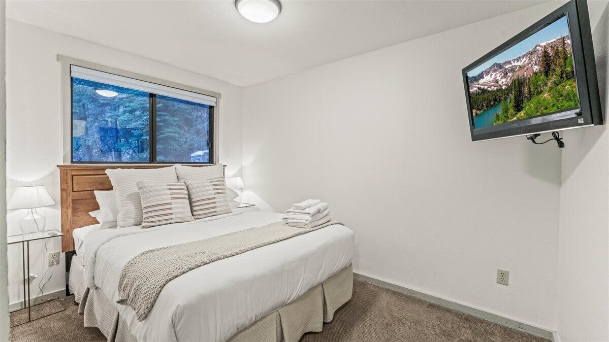 Photo of Bedroom in Sundance