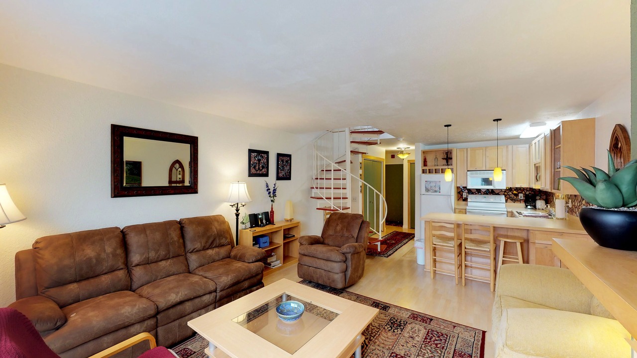 Photo of Livingroom in Alyeska