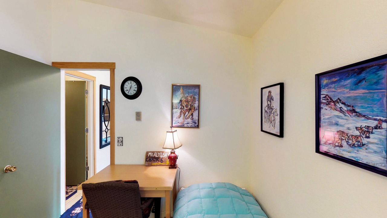 Photo of Bedroom in Alyeska