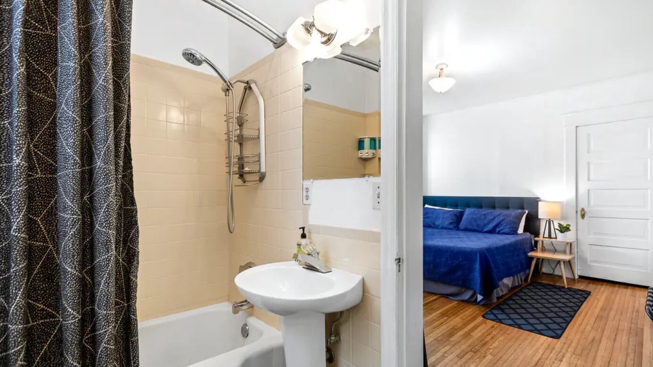 Photo of Bathroom in Cliff - Cannon