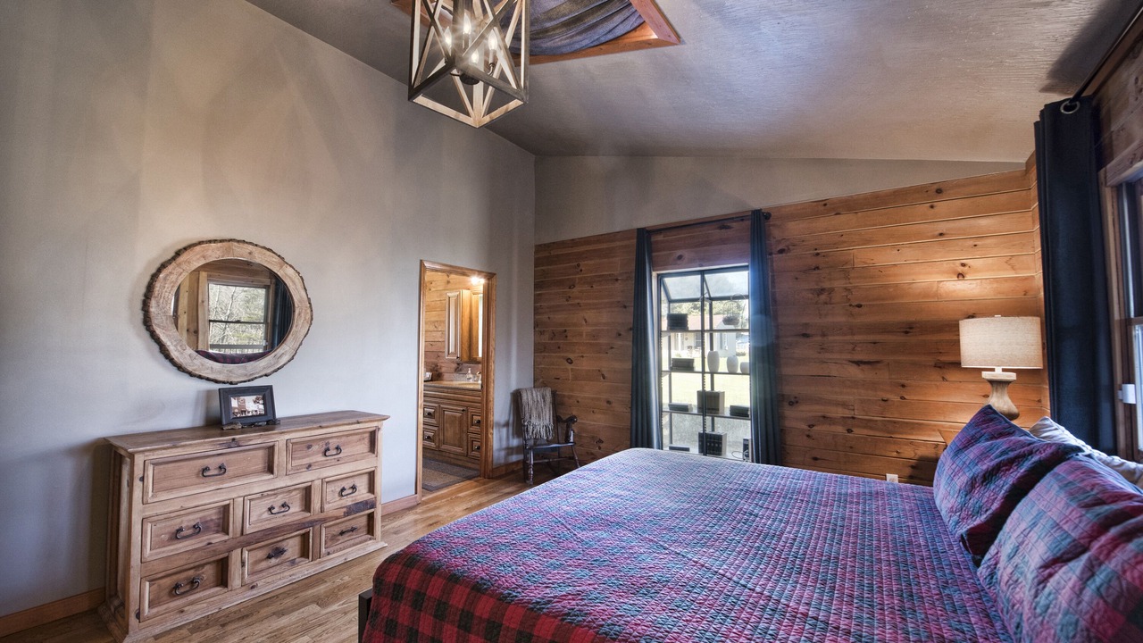 Photo of Bedroom in Logan