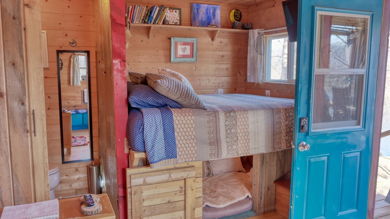 Photo of Bedroom in Goreville