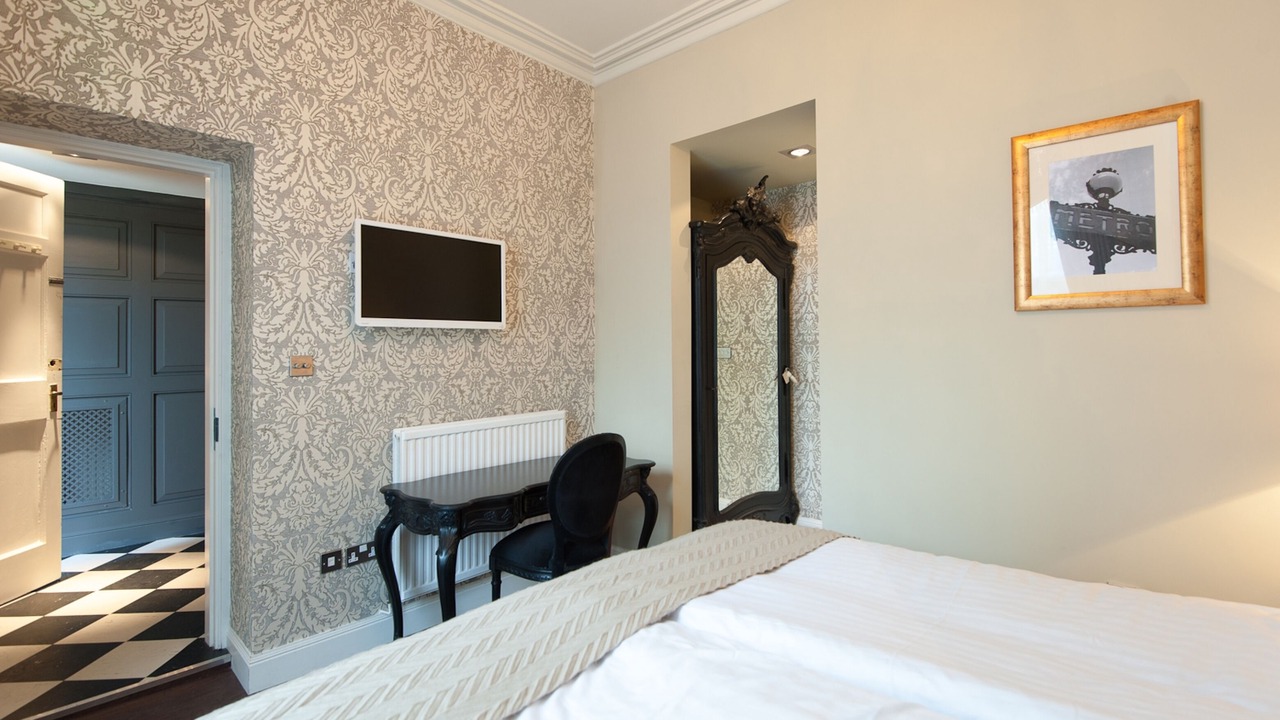 Photo of Bedroom in New Town