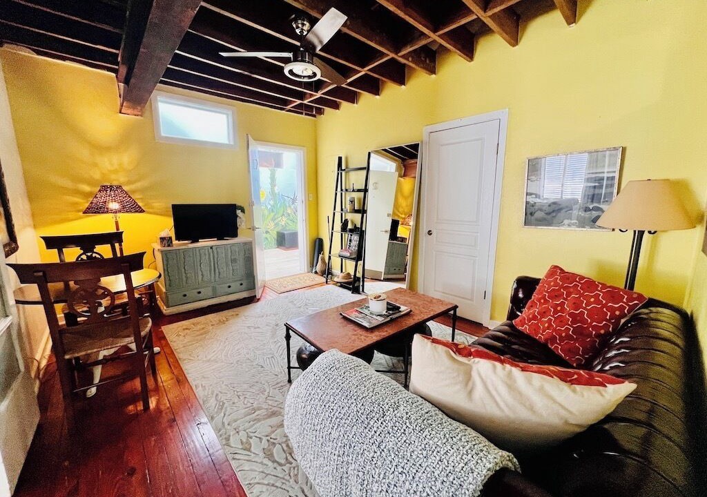 Photo of Livingroom in Burns Square