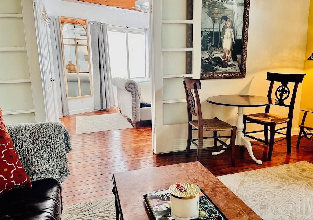 Photo of Livingroom in Burns Square