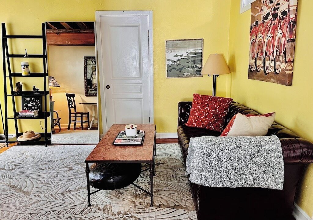 Photo of Livingroom in Burns Square
