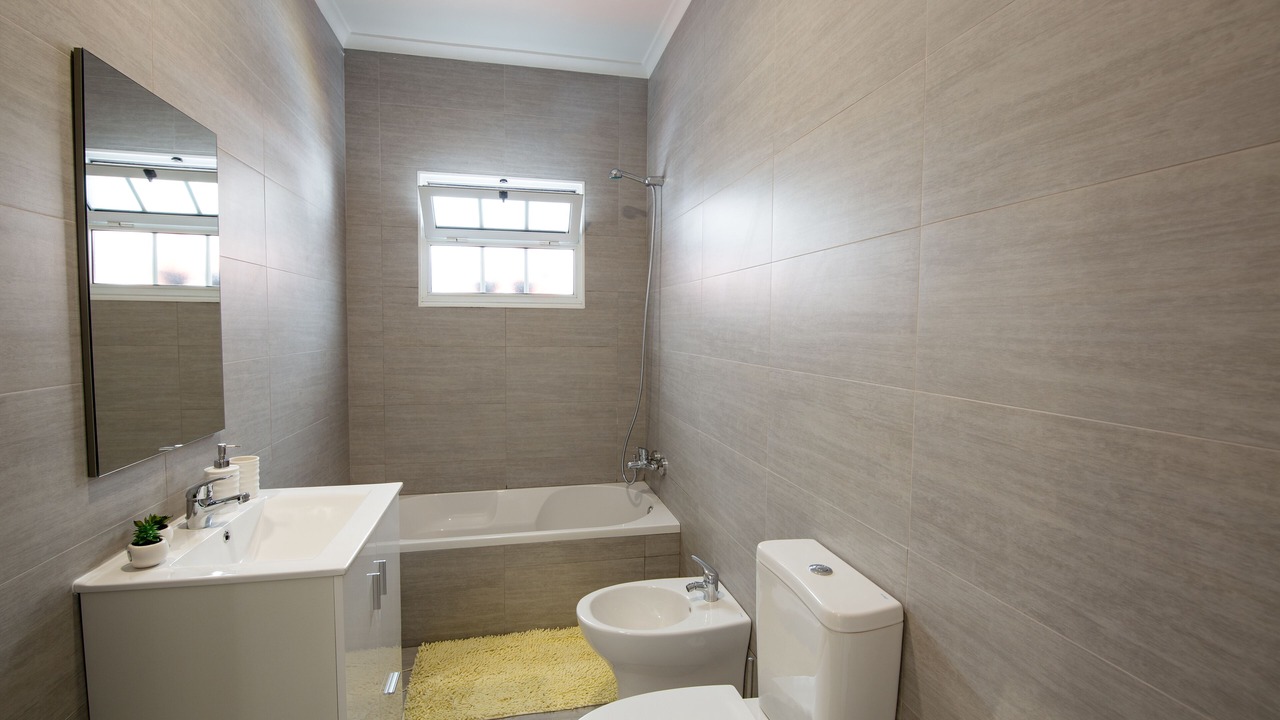 Photo of Bathroom in Capelas