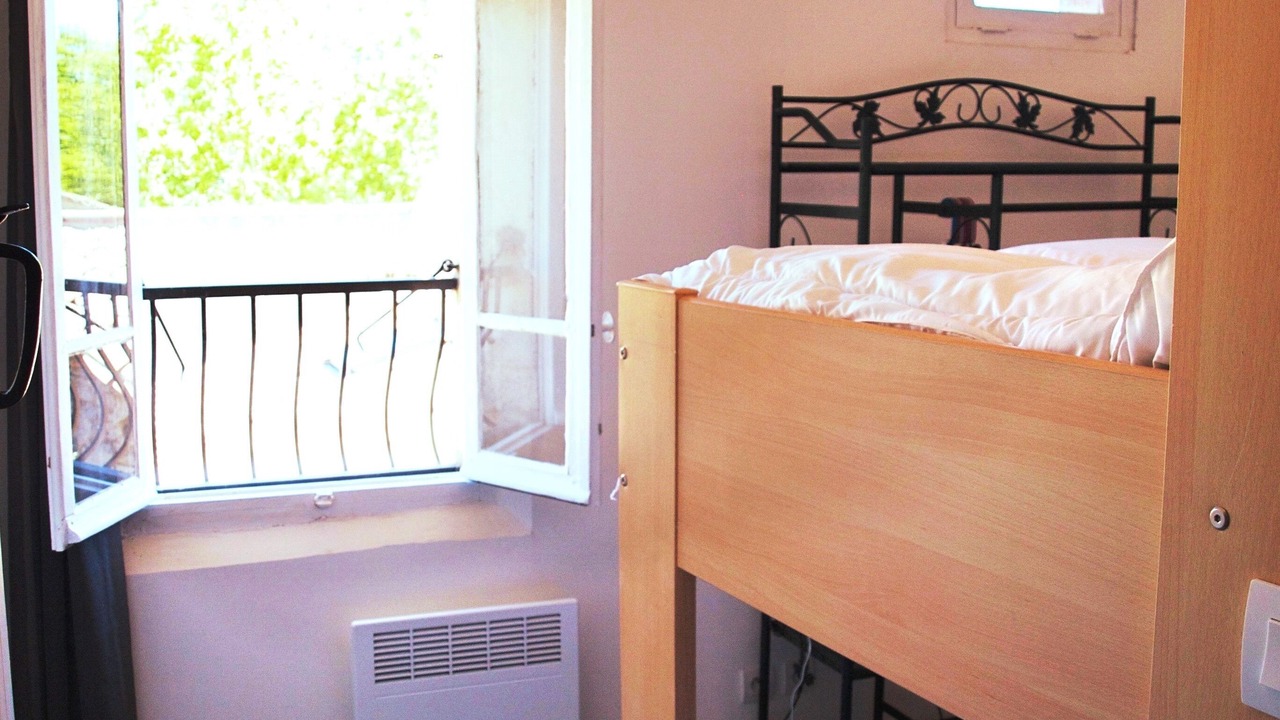 Photo of Bedroom in Cascastel-des-Corbieres