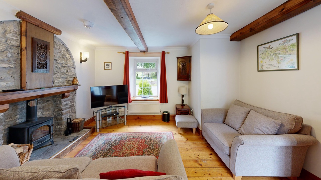 Photo of Livingroom in Margam