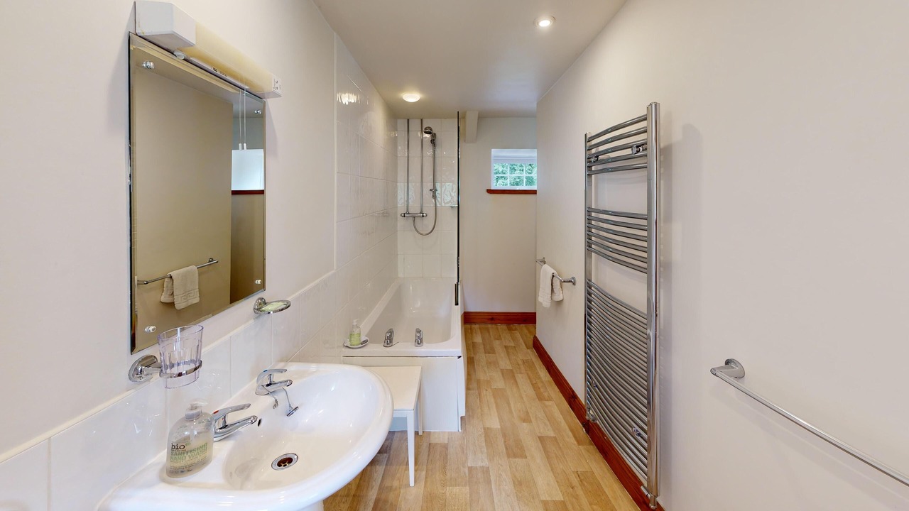 Photo of Bathroom in Margam