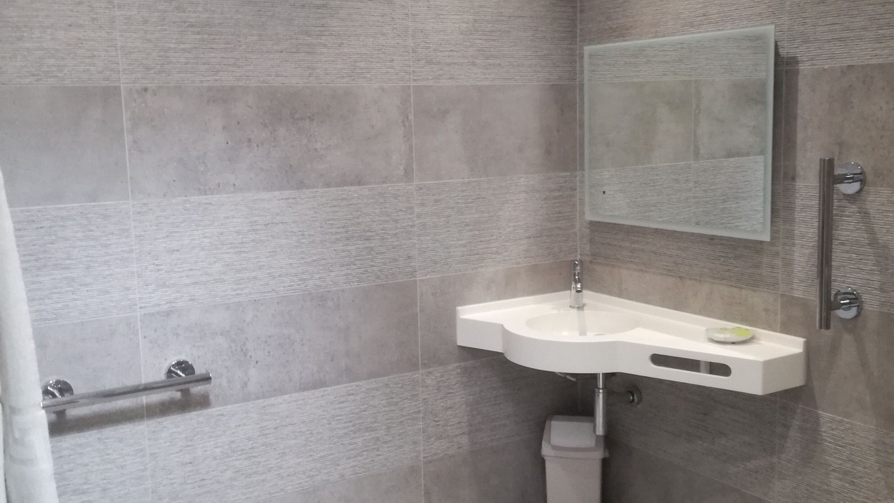 Photo of Bathroom in Margam