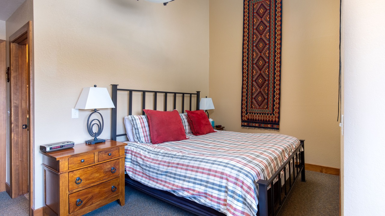 Photo of Bedroom in Park Meadows