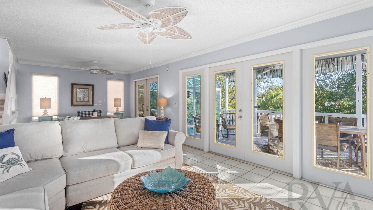 Photo of Livingroom in Whitney Beach