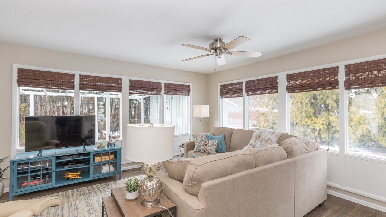 Photo of Livingroom in Moran Prairie