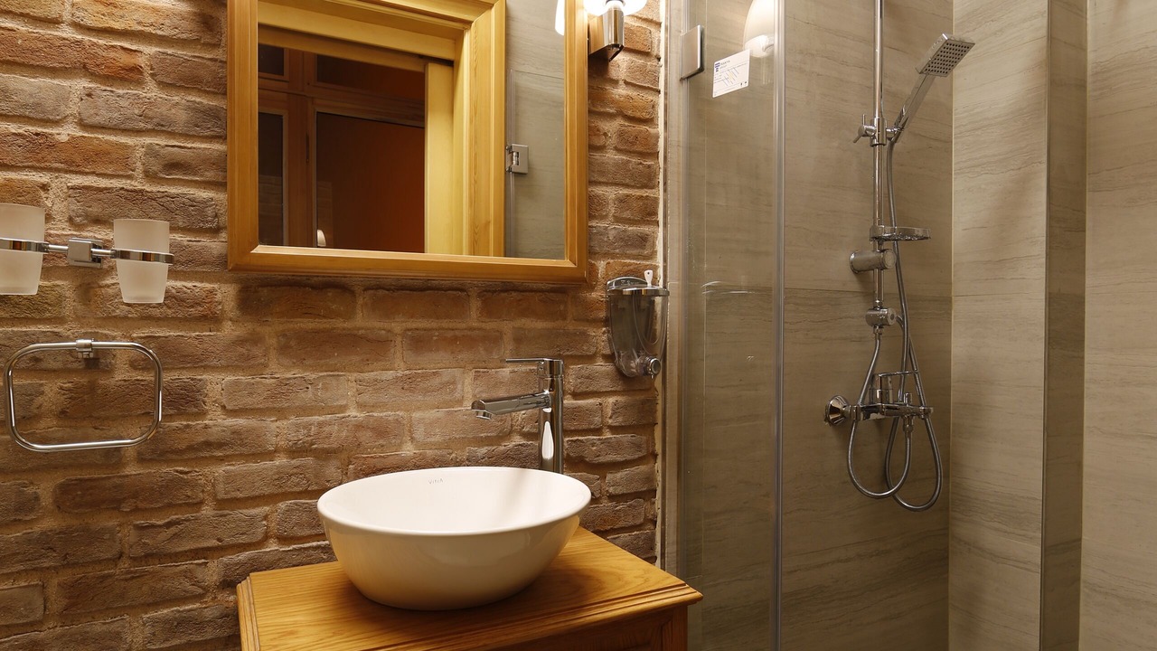 Photo of Bathroom in Old City