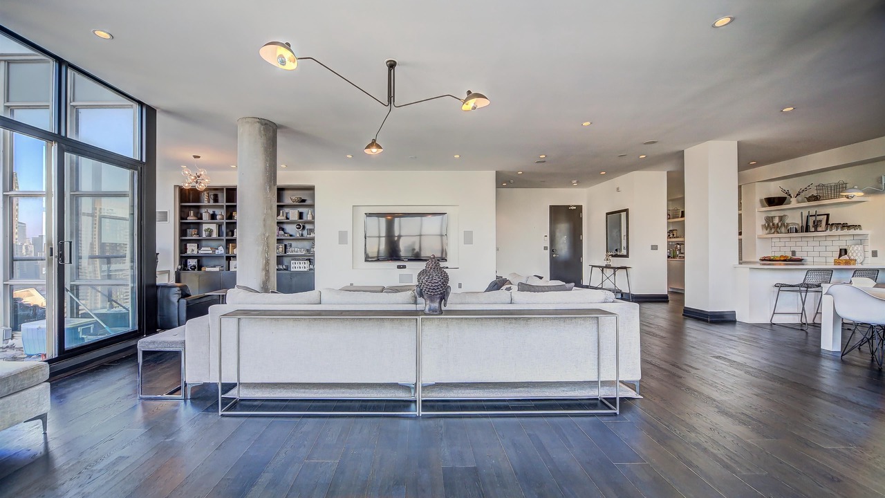 Photo of Livingroom in Toronto Entertainment District