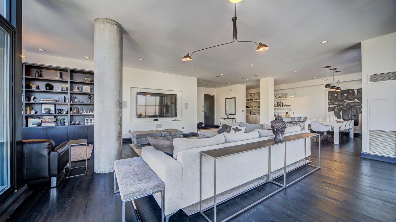 Photo of Livingroom in Toronto Entertainment District